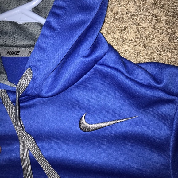 nike sweatshirt - Picture 2 of 3